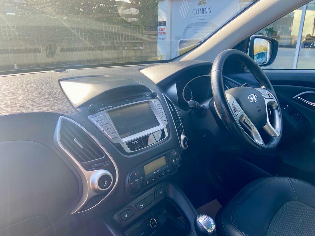 Hyundai Ix35 1.7 Crdi 115Ps Style Estate- Hyundai Servic White #19