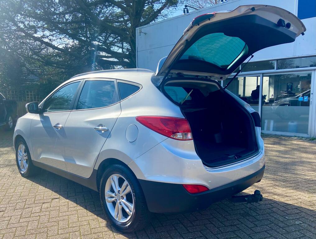 Hyundai Ix35 1.7 Crdi 115Ps Style Estate- Hyundai Servic White #11