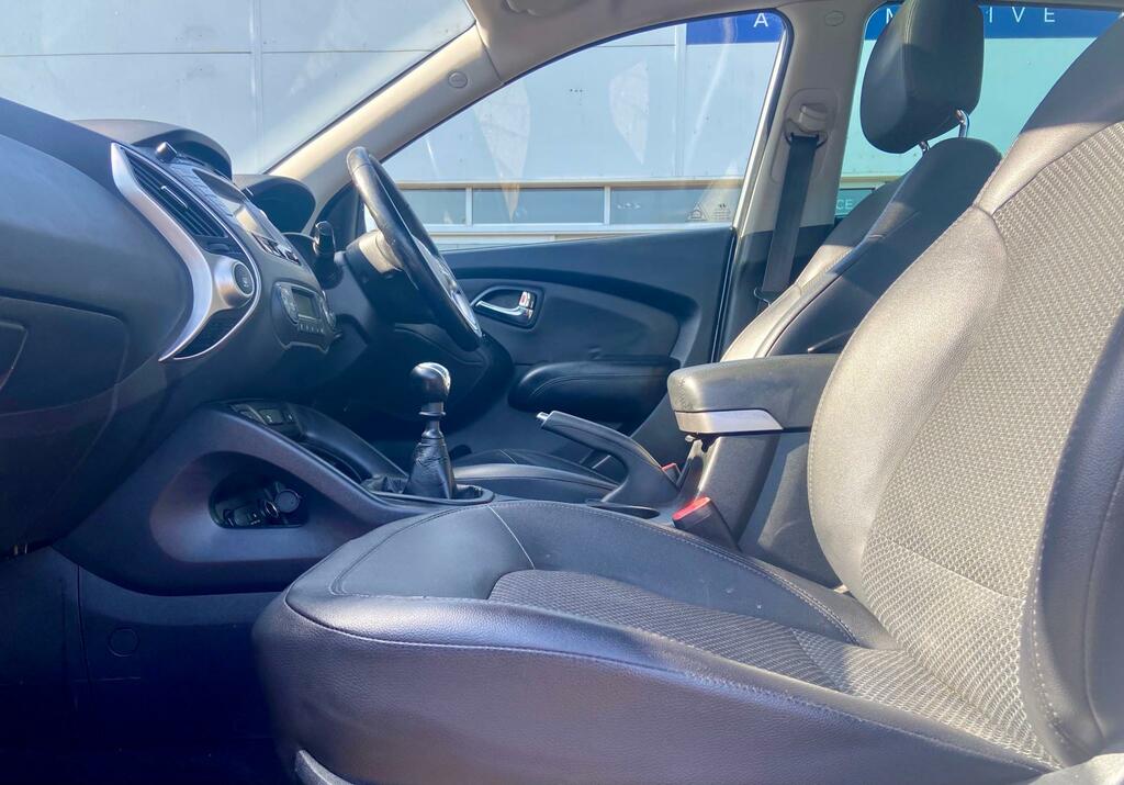Hyundai Ix35 1.7 Crdi 115Ps Style Estate- Hyundai Servic White #20