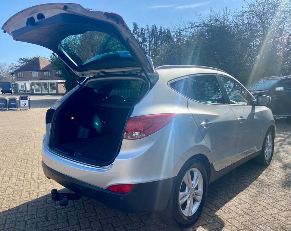 Hyundai Ix35 1.7 Crdi 115Ps Style Estate- Hyundai Servic White #8