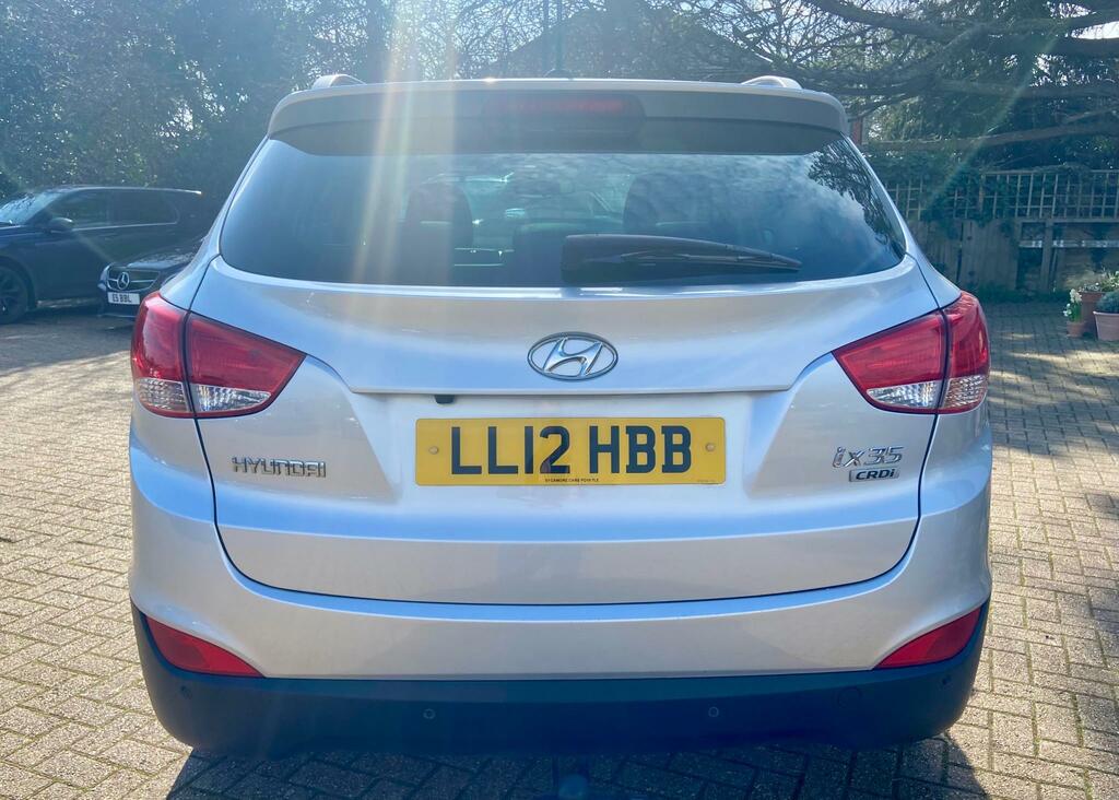 Hyundai Ix35 1.7 Crdi 115Ps Style Estate- Hyundai Servic White #9
