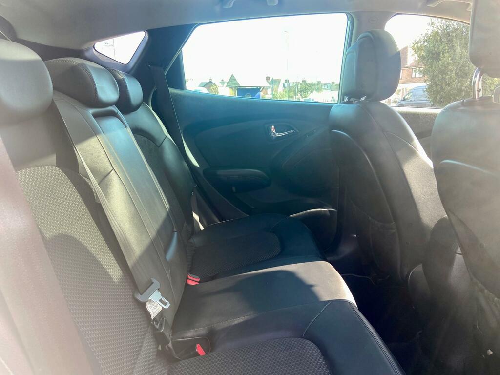 Hyundai Ix35 1.7 Crdi 115Ps Style Estate- Hyundai Servic White #21