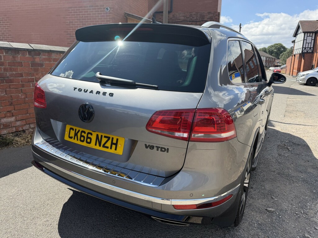 Volkswagen Touareg 3.0 Tdi V6 Bluemotion Tech R-line Grey #3