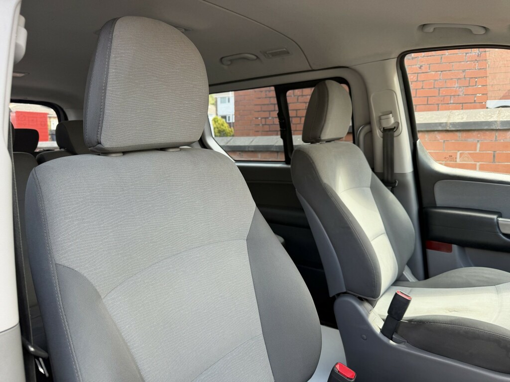 Hyundai I800 2.5L Crdi Se 134 Bhp Silver #8
