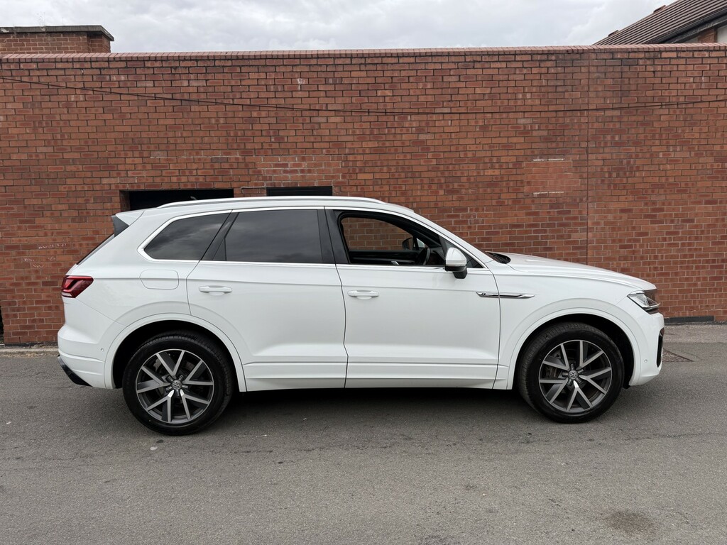 Volkswagen Touareg 3.0 Tdi V6 R-line White #2