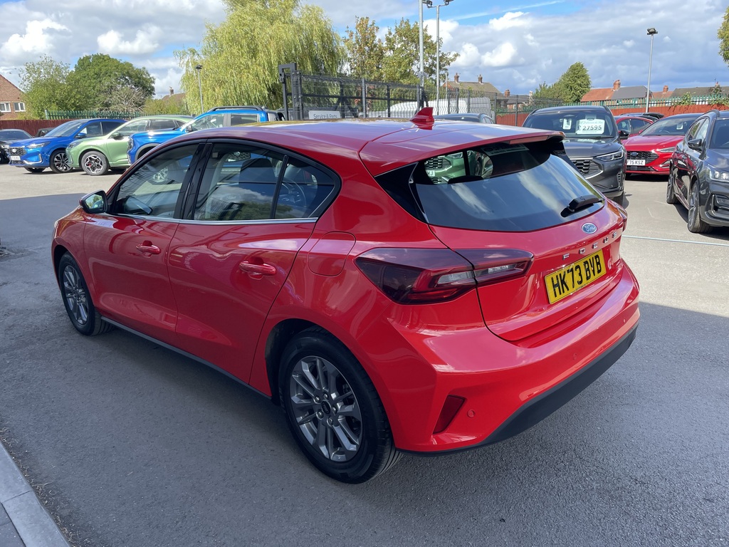 Ford Focus 1.0 Ecoboost Hybrid Mhev 155 Titanium Red #4