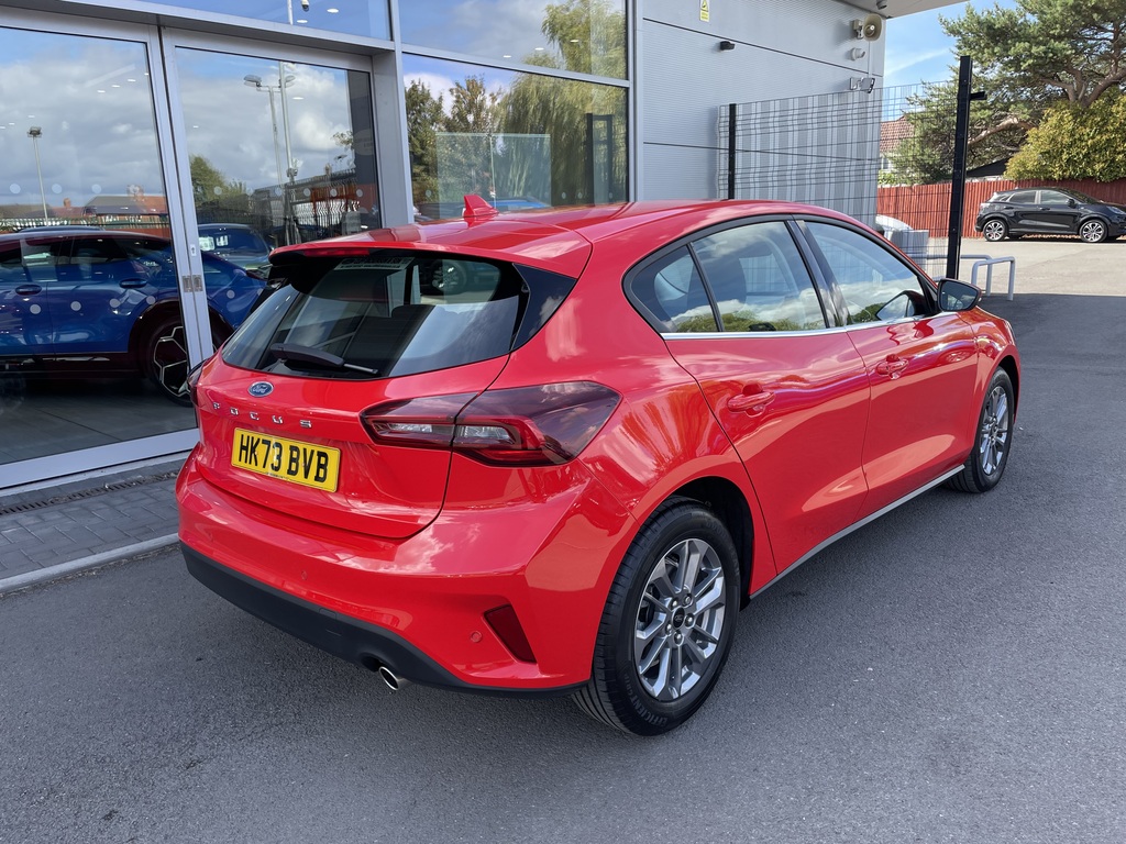 Ford Focus 1.0 Ecoboost Hybrid Mhev 155 Titanium Red #6