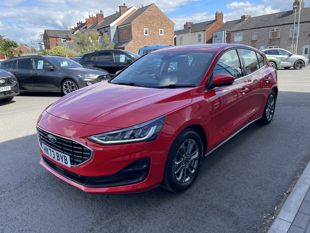 Ford Focus 1.0 Ecoboost Hybrid Mhev 155 Titanium Red #3