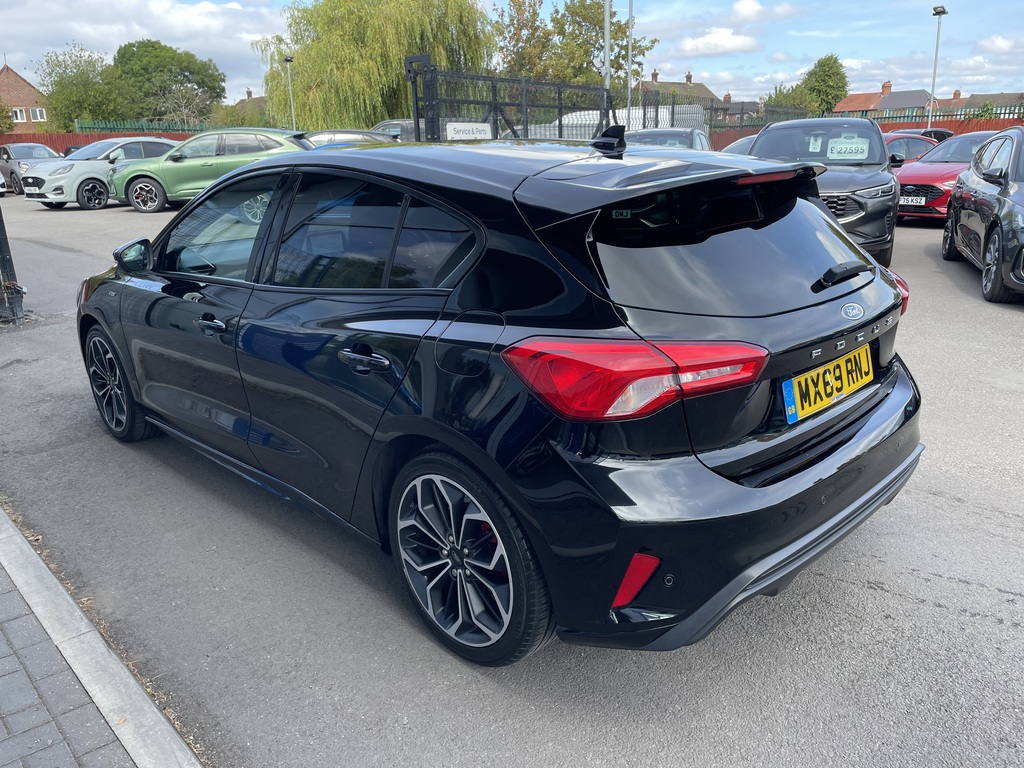 Ford Focus 1.0 Ecoboost 125 St-line X Black #4