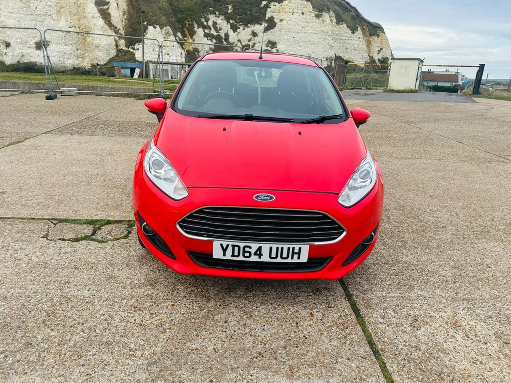 Ford Fiesta Zetec 5dr YD64UUH Red