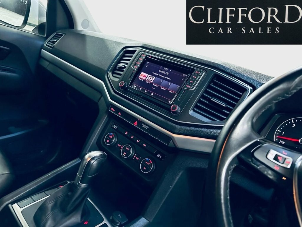 Volkswagen Amarok Pickup Black #12