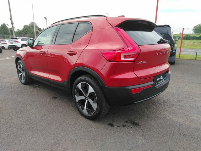 Volvo XC40 2.0 B4 Mhev Plus Dark Suv Hybrid Dct Au CVZ8337 Red #6