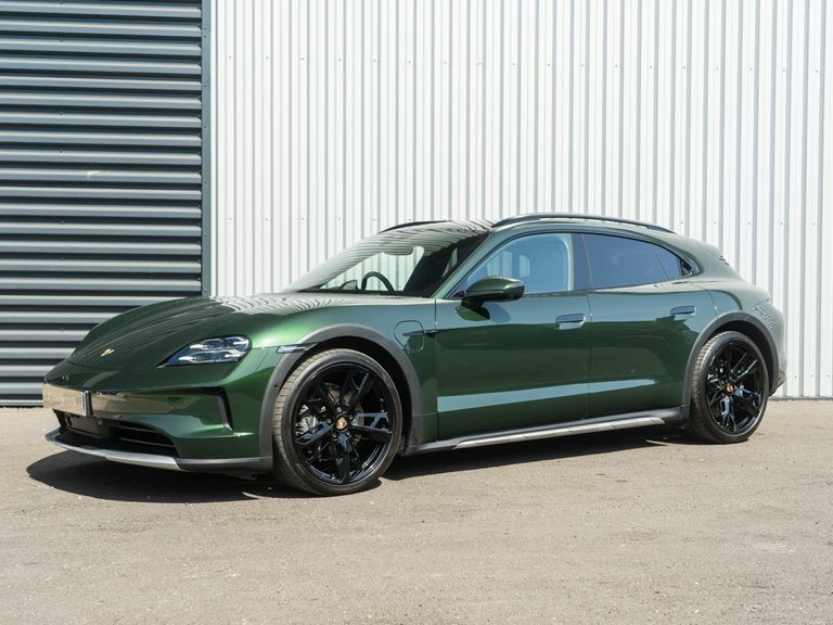Porsche Taycan 320Kw 4 105Kwh Green
