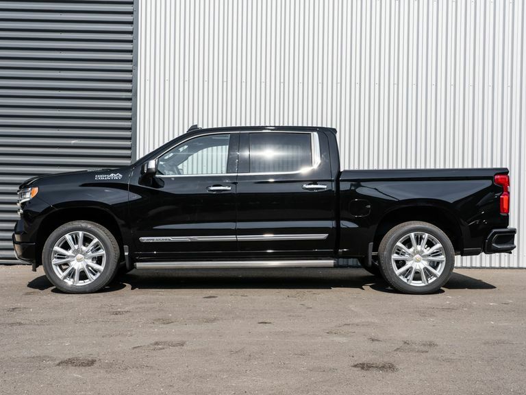 Chevrolet Silverado High Country Black #3