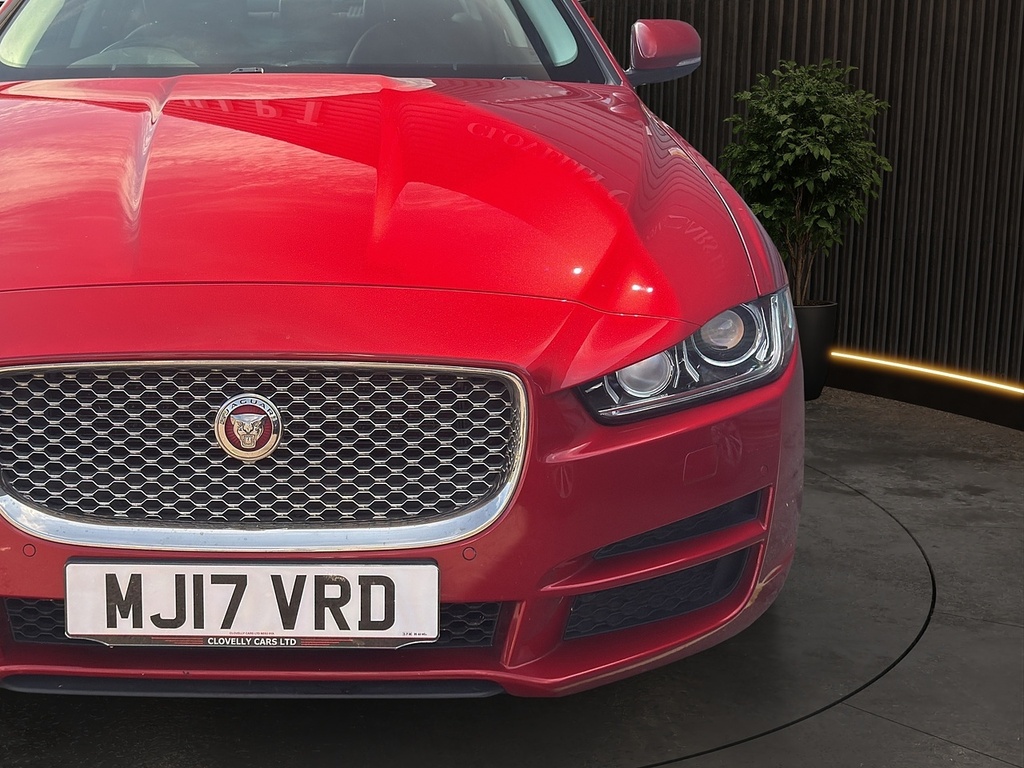 Jaguar XE 2.0I Portfolio Saloon Euro 6 Ss MJ17VRD Red #6