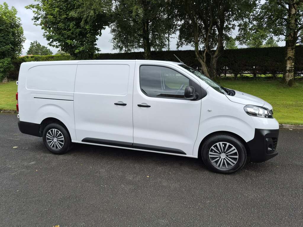 Vauxhall Vivaro L2 3100 2.0D 145Ps Prime H1 Van White