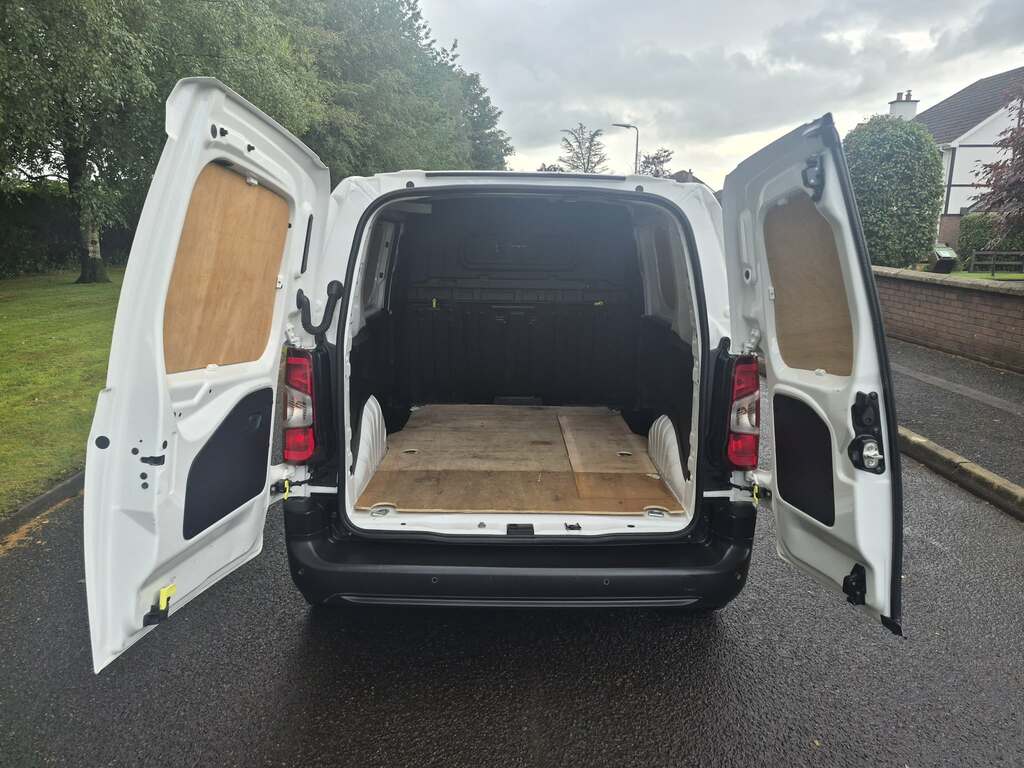 Peugeot Partner 2020 1000Kg 1.5Hdi 100Bhp Professional 6 Seater Cr White #9