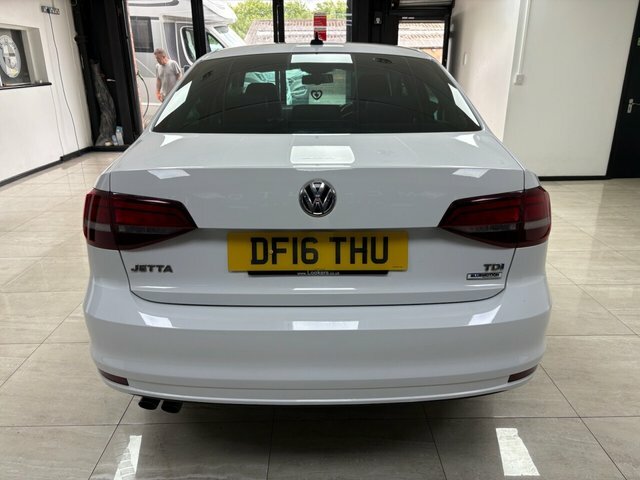 Volkswagen Jetta 2016 2.0 Tdi Bluemotion Tech Gt Saloon White #3