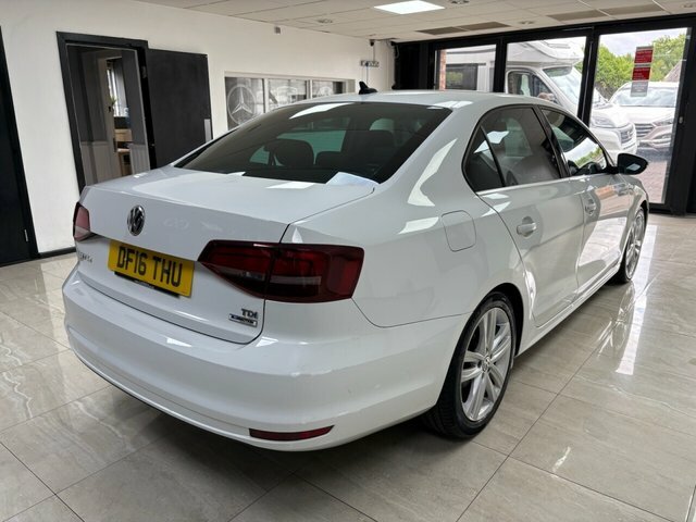 Volkswagen Jetta 2016 2.0 Tdi Bluemotion Tech Gt Saloon White #2