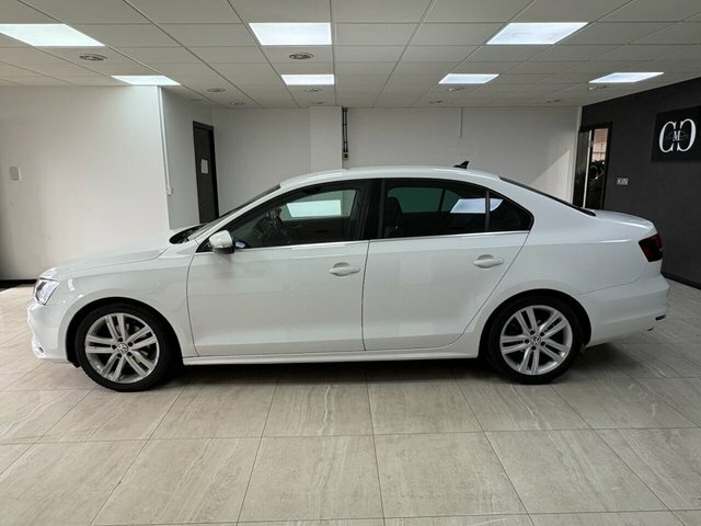 Volkswagen Jetta 2016 2.0 Tdi Bluemotion Tech Gt Saloon White #5