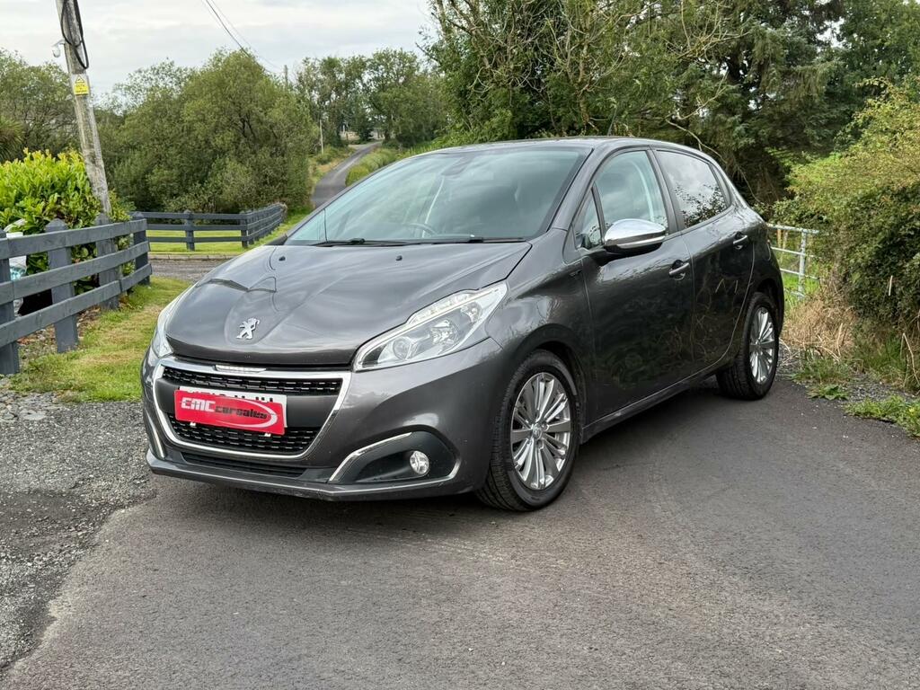 Peugeot 208 Signature Grey #3