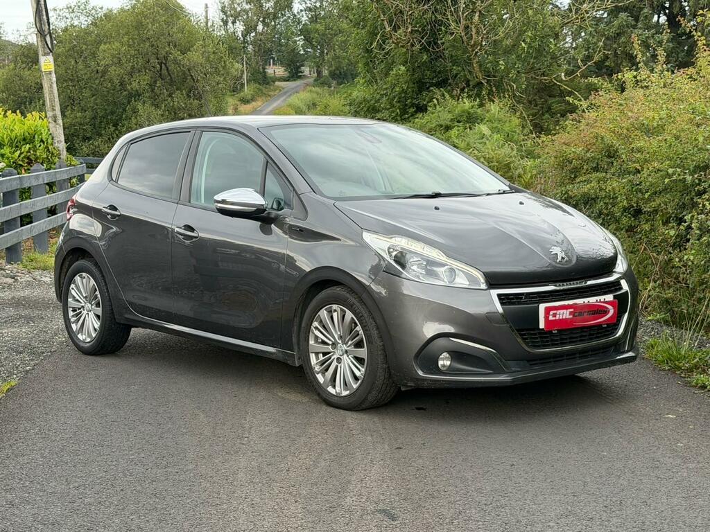 Peugeot 208 Signature Grey