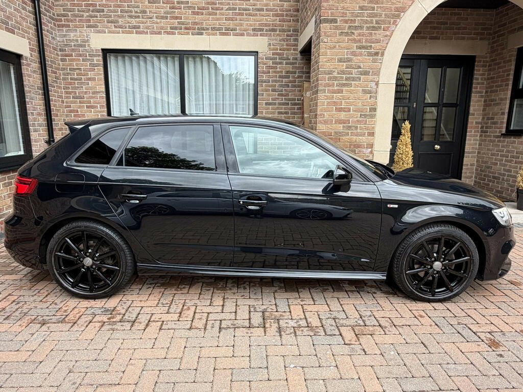 Audi A3 1.5 Tfsi Cod 35 Black Edition Sportback S Tronic E Black #3