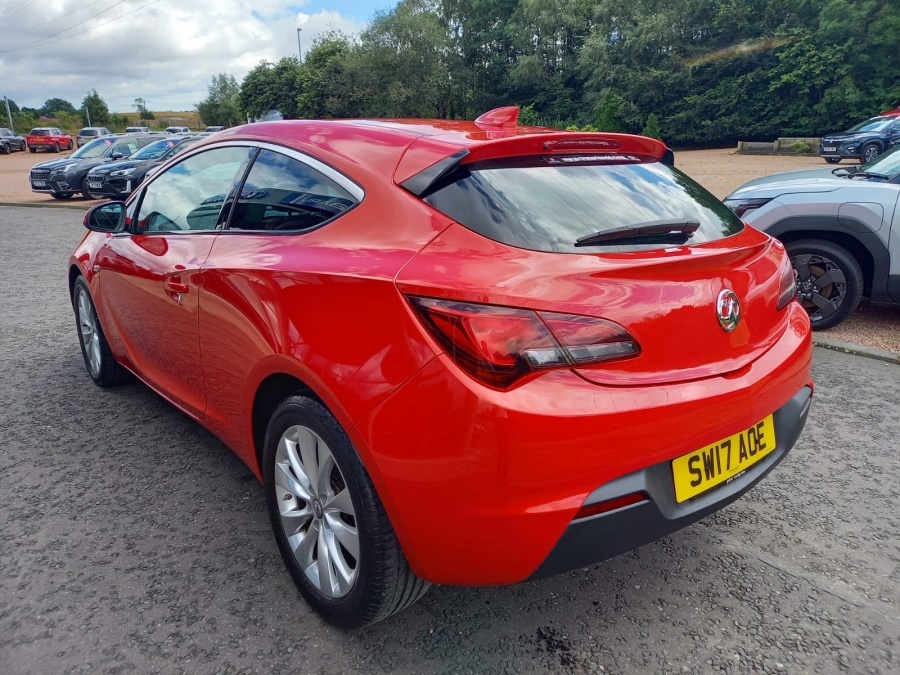 Vauxhall Astra GTC 1.4T 16V Sri Red #4