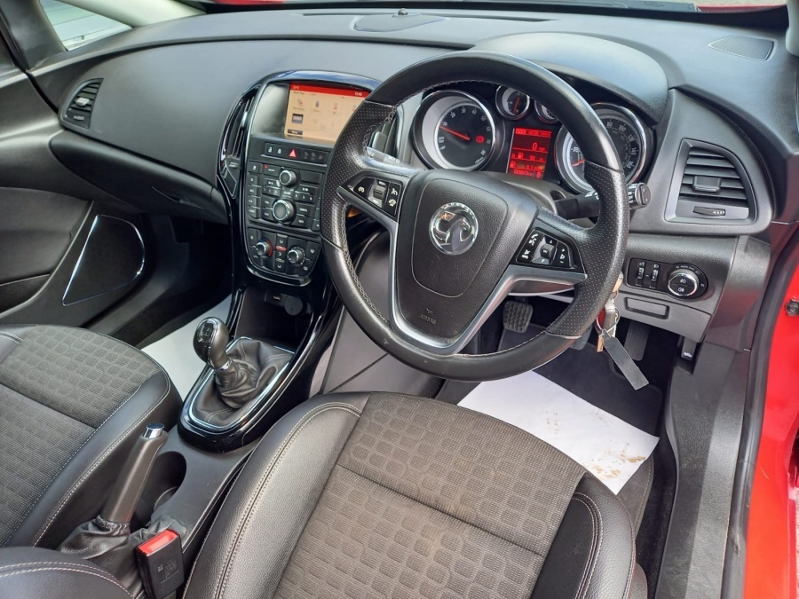 Vauxhall Astra GTC 1.4I Turbo Limited Edition Black #11