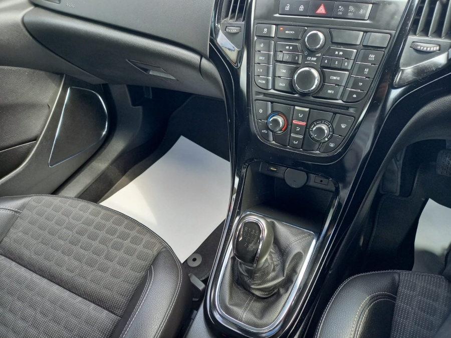 Vauxhall Astra GTC 1.4I Turbo Limited Edition Black #18