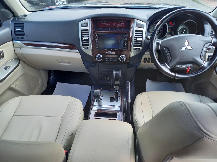 Mitsubishi Shogun Grey Grey #15