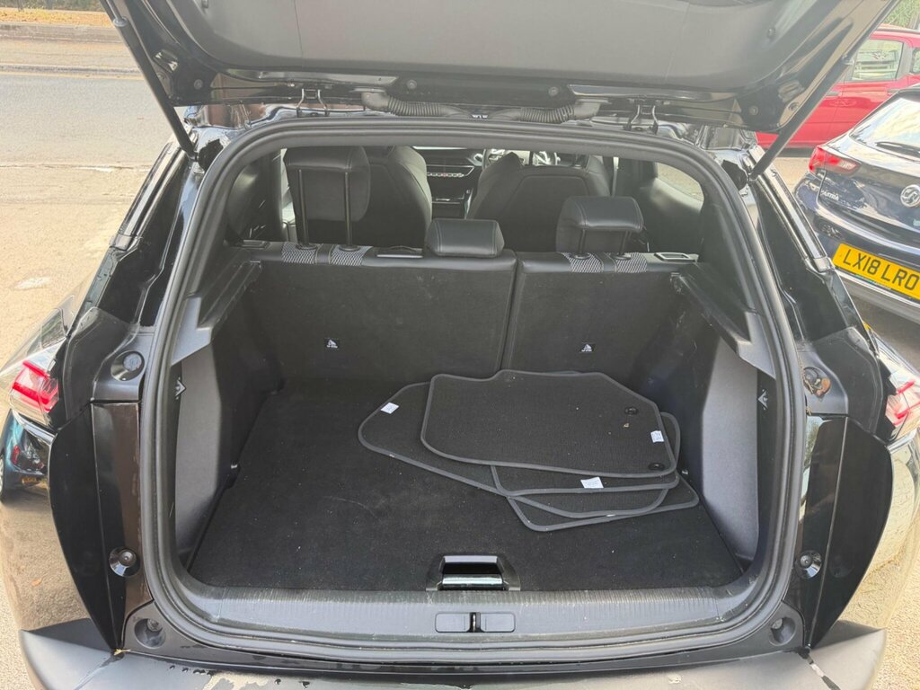 Peugeot 2008 1.2 Puretech Allure White #8