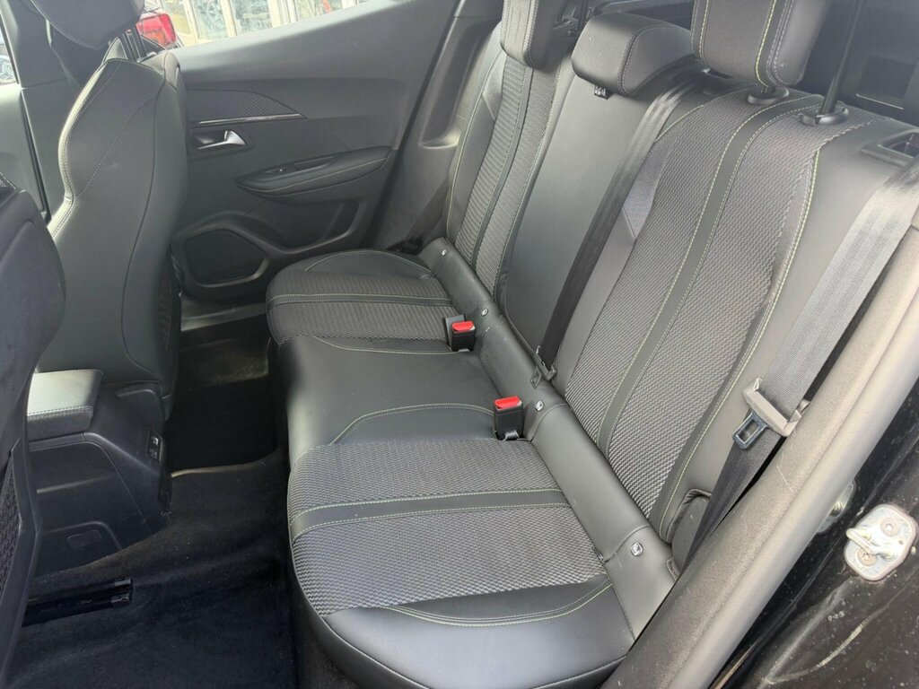 Peugeot 2008 1.2 Puretech Allure White #11