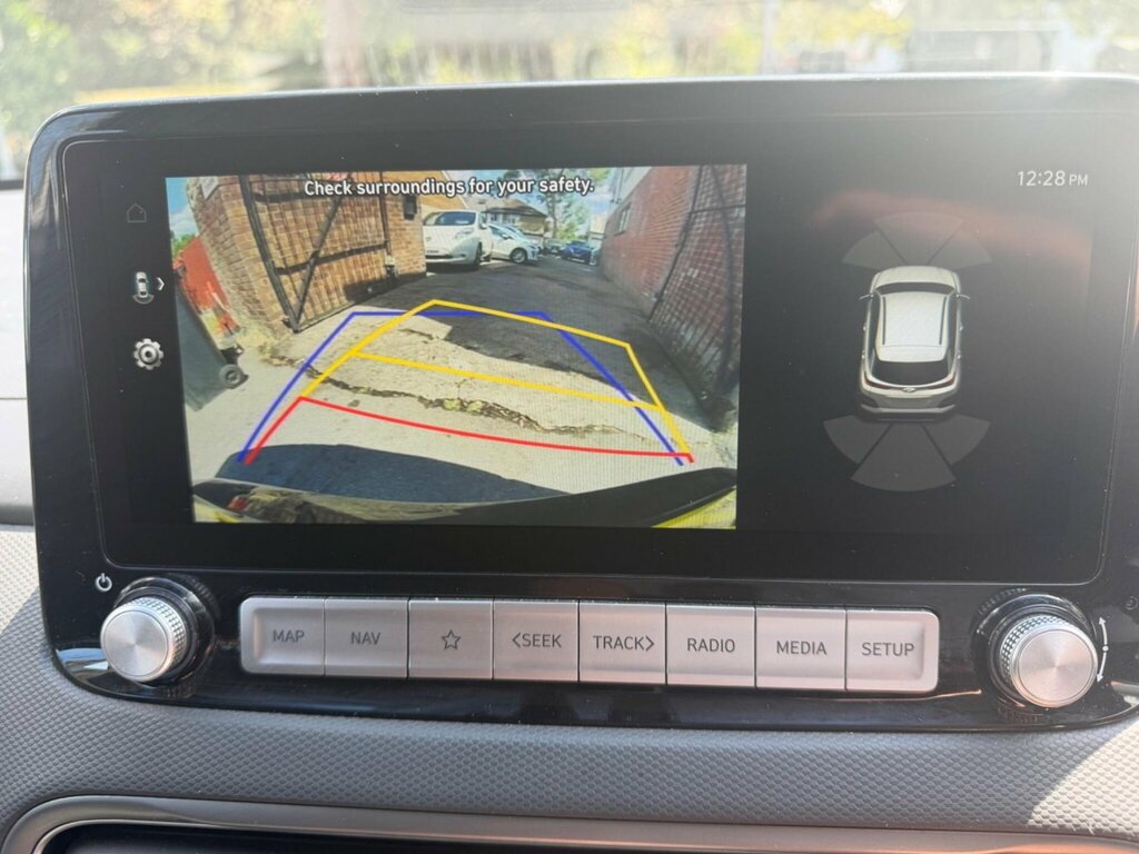 Hyundai Kona Premium White #11