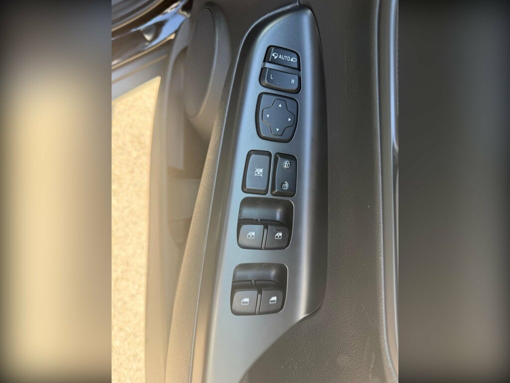 Hyundai Kona Premium White #9