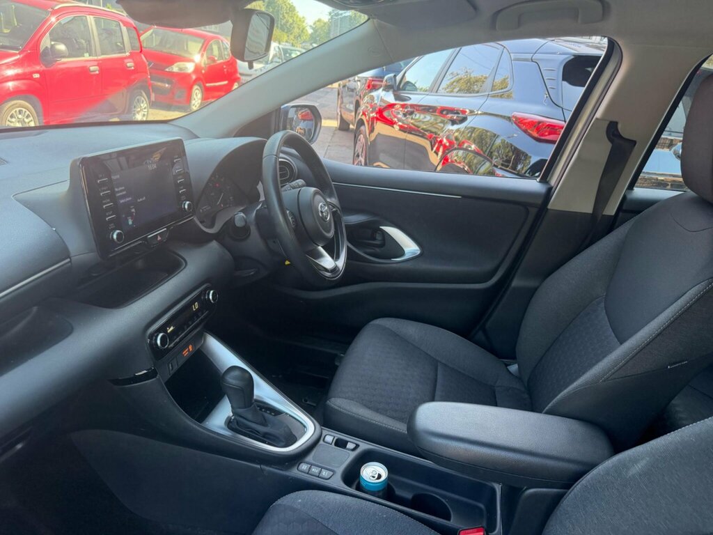 Toyota Yaris 1.5 Vvt-h Design Hatchback Hybrid E-cvt Brown #4