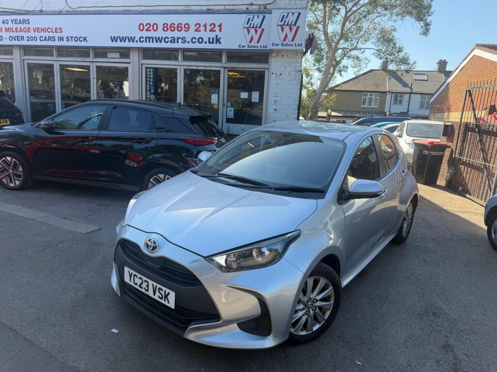Toyota Yaris 1.5 Vvt-h Design Hatchback Hybrid E-cvt Brown #1