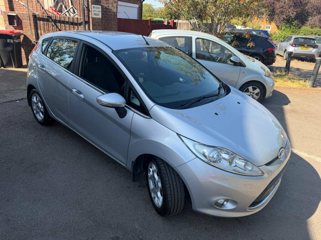 Ford Fiesta 1.25 Zetec Hatchback Euro 5 82 White #3