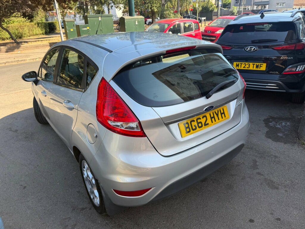 Ford Fiesta 1.25 Zetec Hatchback Euro 5 82 White #5