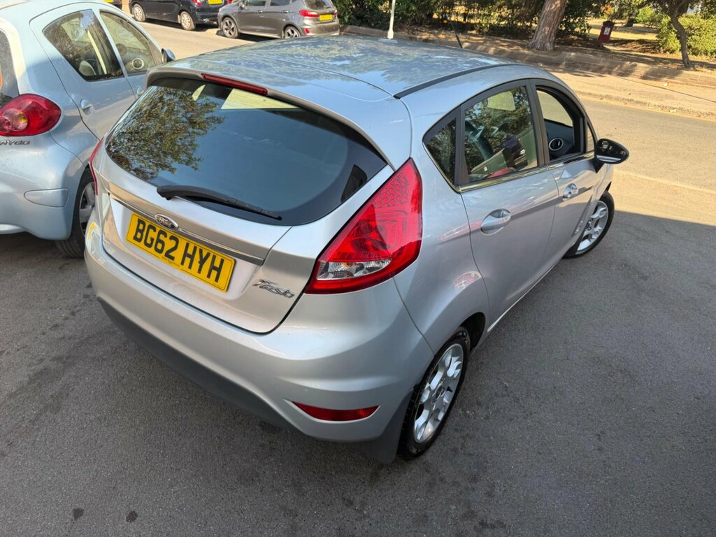 Ford Fiesta 1.25 Zetec Hatchback Euro 5 82 White #2