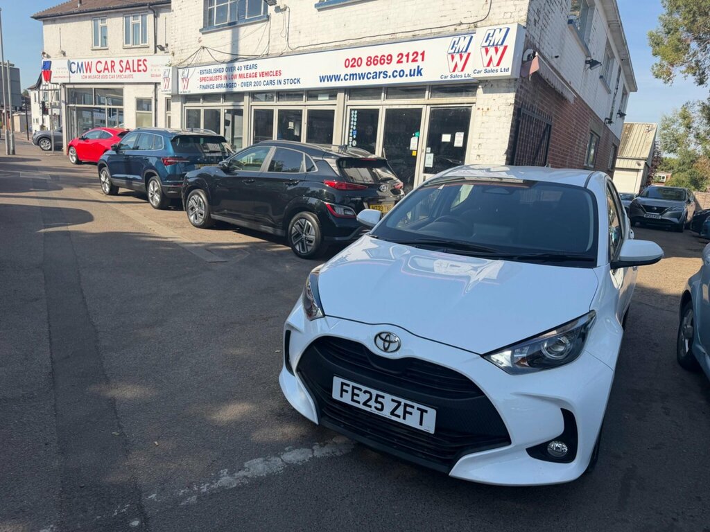 Toyota Yaris 1.5 Vvt-h Icon E-cvt Euro 6 Ss White
