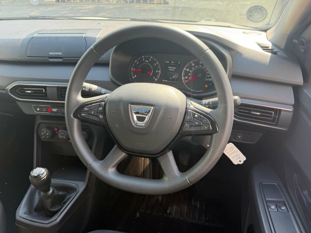 Dacia Jogger 1.0 Tce Essential Euro 6 Ss YA22HHT White #2