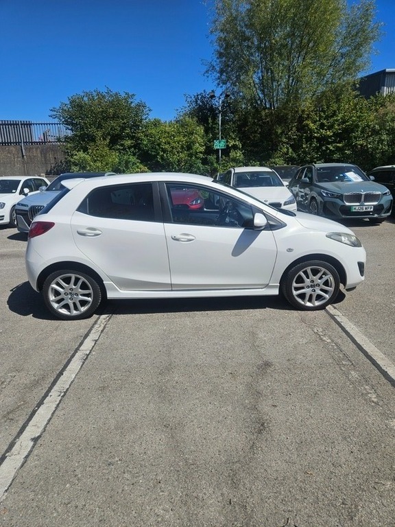 Mazda 2 Tamura White #3