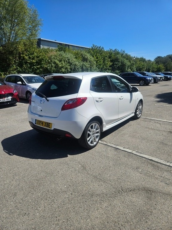 Mazda 2 Tamura White #4