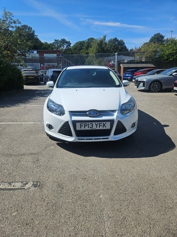 Ford Focus Zetec White #2