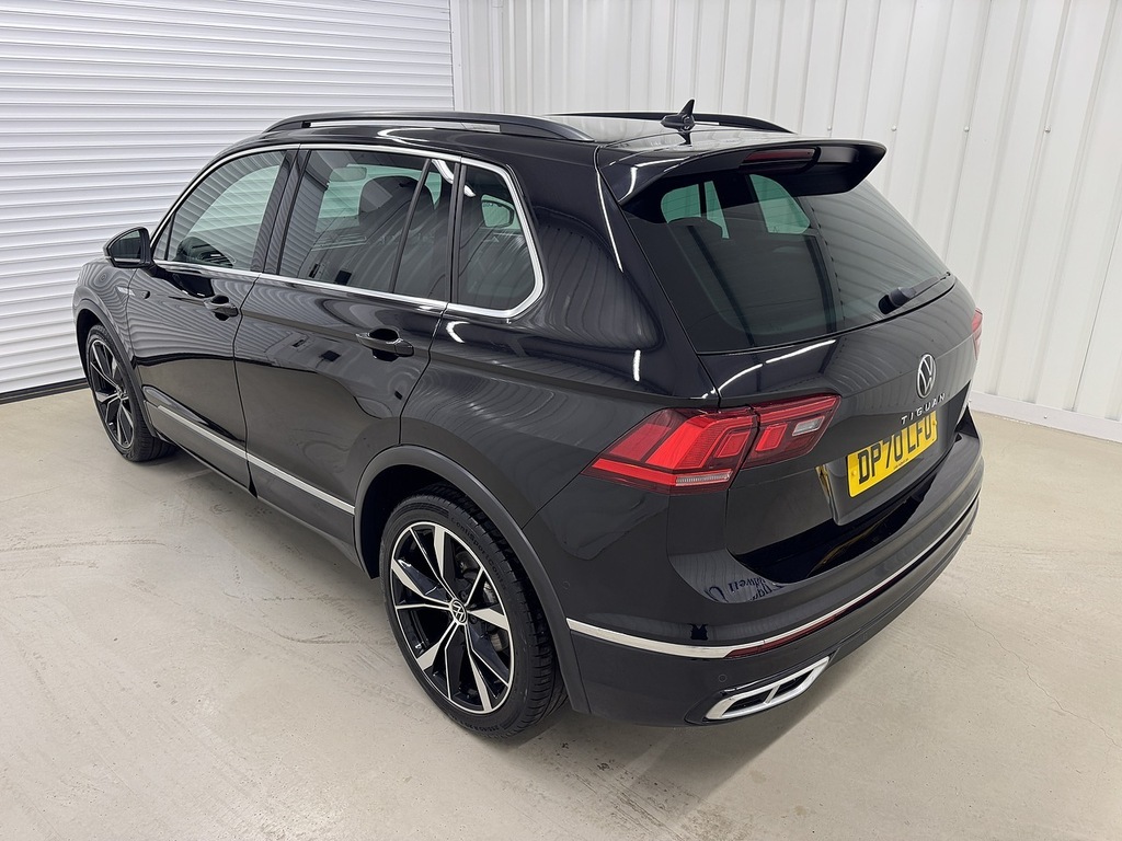 Volkswagen Tiguan 1.5 Tsi R-line Dsg Euro 6 Ss DP70LFO Black #4