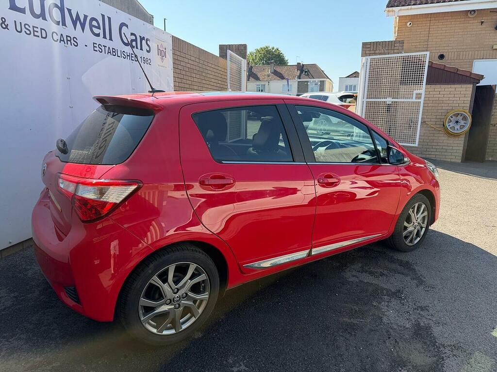 Toyota Yaris 1.5 Vvt-i Excel Euro 6 WO17LRF Red #3