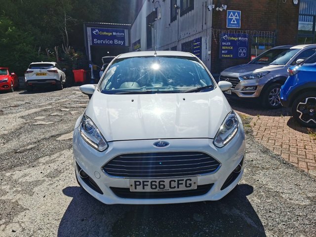 Ford Fiesta 1.0T Ecoboost Titanium Hatchback PF66CFG White #2