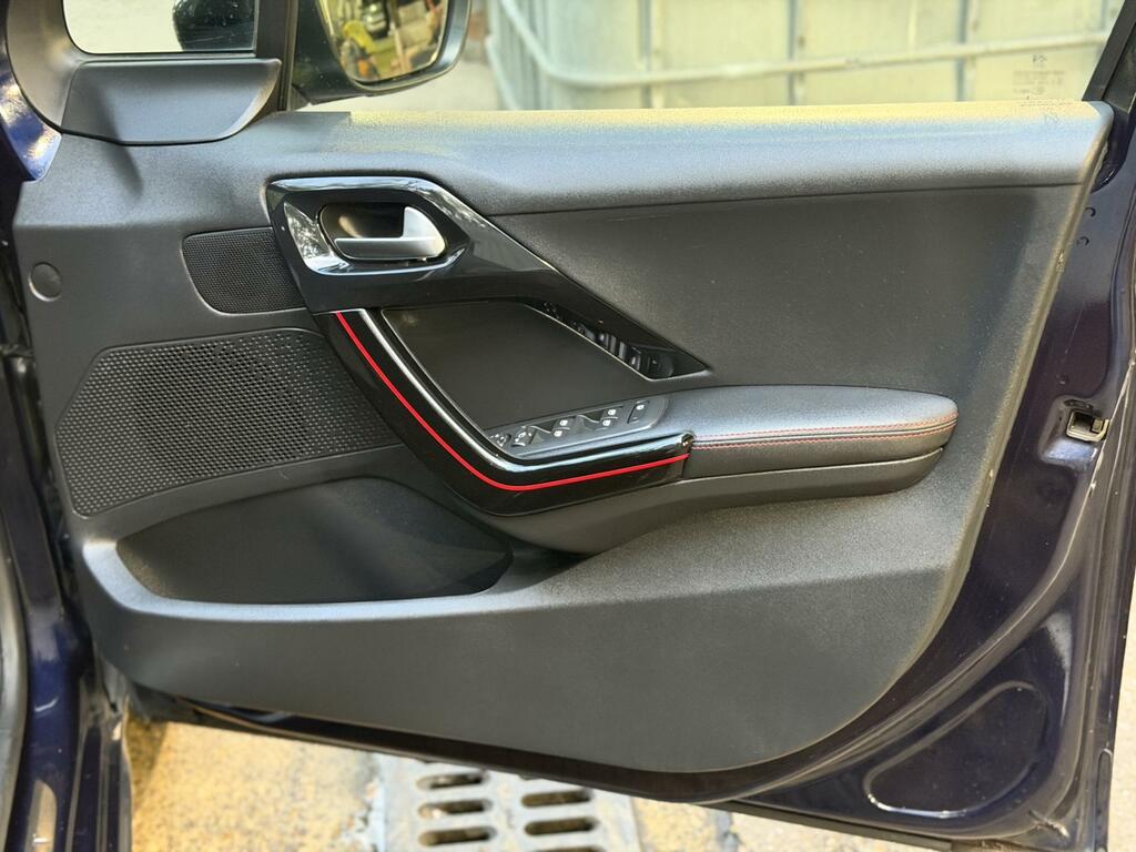 Peugeot 208 1.2 Puretech Allure Euro 6 Black #24