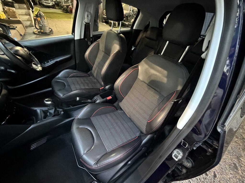 Peugeot 208 1.2 Puretech Allure Euro 6 Black #18